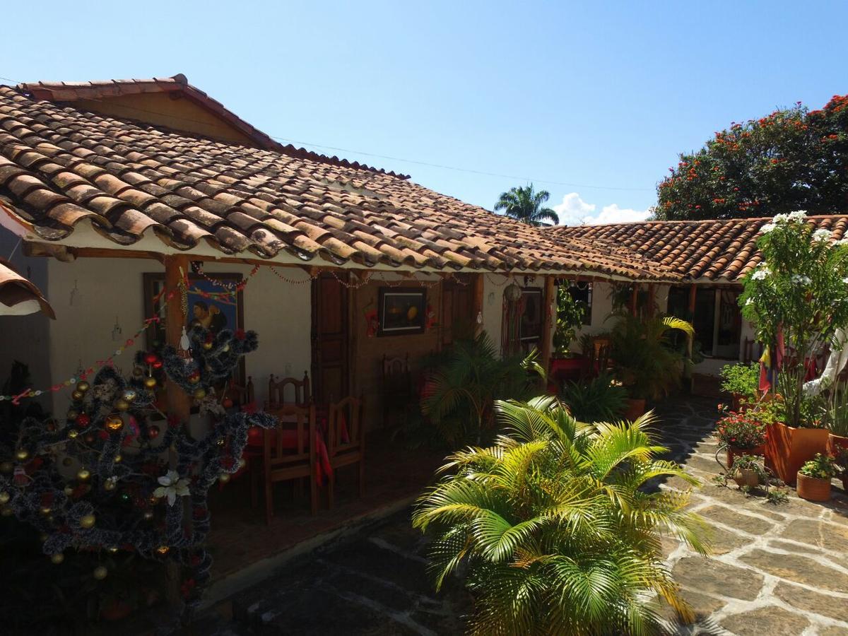 Hostal La Casona Barichara Santander Cabrera  Экстерьер фото