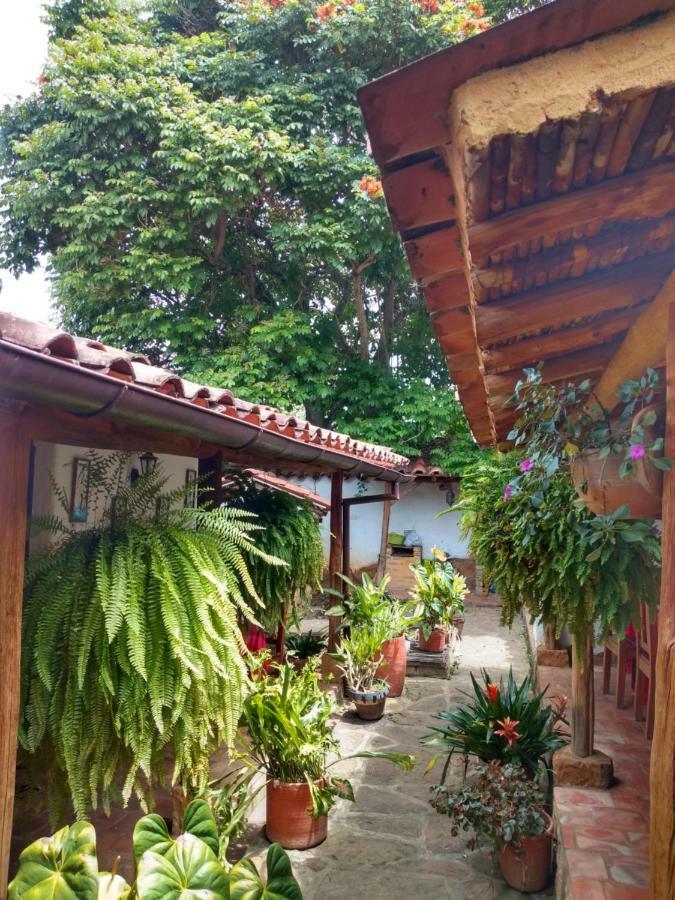 Hostal La Casona Barichara Santander Cabrera  Экстерьер фото